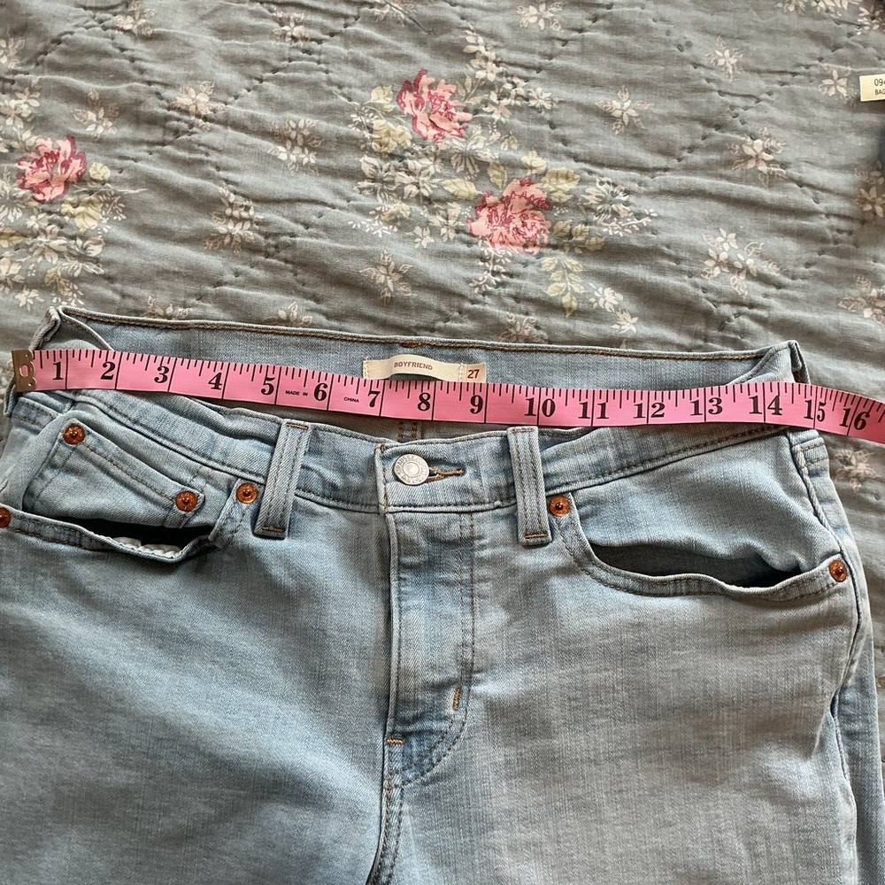Levi’s Womens Size 27 Boyfriend Mid Rise Denim Jeans Actual Waist Size 29” - Picture 9 of 11